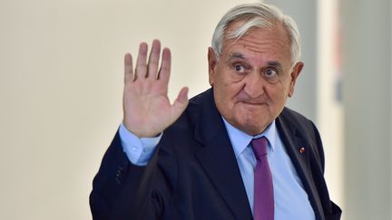 Jean-Pierre Raffarin, le 9 mai 2017, à Paris. (CHRISTOPHE ARCHAMBAULT / AFP)