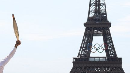 EN IMAGES. Paris 2024 : de Marseille à l'allumage de la vasque... Revivez les plus belles étapes du relais de la flamme olympique