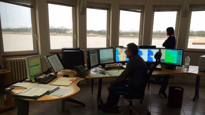 Le centre d&eacute;partemental de M&eacute;t&eacute;o France &agrave; La Rochelle (Charente-Maritime), vendredi 20 f&eacute;vrier 2015. (CAROLE BELINGARD / FRANCETV INFO )