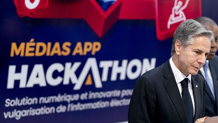 Le secrétaire d'Etat américain Antony Blinken visite un hackathon sur la transparence&nbsp;éléctirale&nbsp; à la Kinshasa Digital Academy à Kinshasa, la capitale de la Réublique démocratqiue du Congo,, le&nbsp;10 août 2022.&nbsp; (ANDREW HARNIK / POOL)