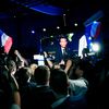 Des militants du Rassemblement national lors de l'allocution d'Emmanuel Macron, le 9 juin 2024 à Paris. (DANIEL DORKO / HANS LUCAS / AFP)