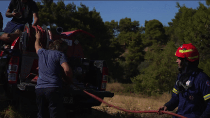 Incendies en Grèce : la détresse des habitants face au feu (Franceinfo)