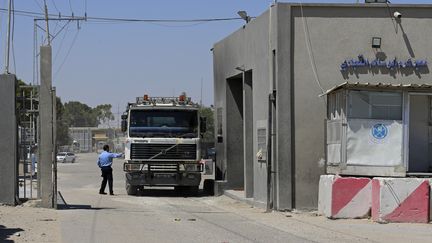 Le point de passage de Kerem Shalom entre Israël, l'Egypte et la bande de Gaza, le 21 juin 2021. (ADEL HANA / AP)