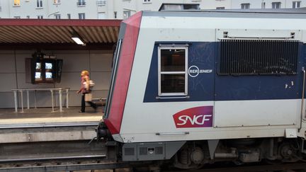 Un RER en Gare du Nord &agrave; Paris, le 8 novembre 2011. (JACQUES DEMARTHON / AFP)