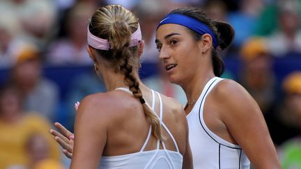 Kristina Mladenovic et Caroline Garcia lors de la finale de la Fed Cup 2019 contre l'Australie à Perth, le 10 novembre 2019. (MAXPPP)