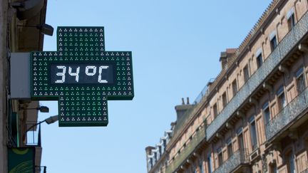 La température a atteint 34°C à Toulouse (Haute-Garonne), le 6 août 2018.&nbsp; (ALAIN PITTON / NURPHOTO / AFP)