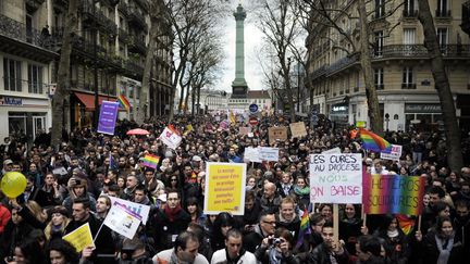 La manifestation a r&eacute;uni 60 000 personnes selon la police, 150 000 selon les organisateurs. C'est un peu moins que la manifestation des opposants au projet, qui &eacute;taient 70 000 le 17 novembre. (FRED DUFOUR / AFP)