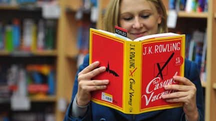 &quot;Casual vacancy&quot;, le livre pour adultes de l&#039;auteur d&#039;Harry Potter démarre sans folie dans les librairies
 (Carl Court / AFP)