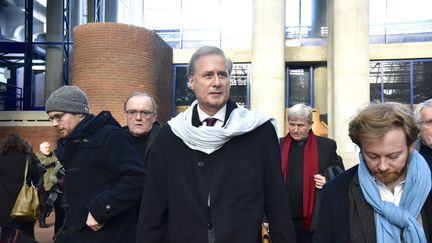 L'ancien secrétaire d'Etat Georges Tron arrive au tribunal de Bobigny (Seine-Saint-Denis), lundi 12 décembre 2017. (CITIZENSIDE/PATRICE PIERROT / CITIZENSIDE / AFP)