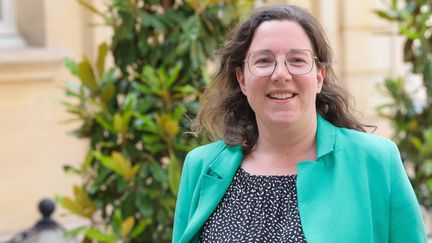 La présidente du groupe écologiste Cyrielle Chatelain à Matignon, le 3 juillet 2024. (OLIVIER MATTHYS / EPA)