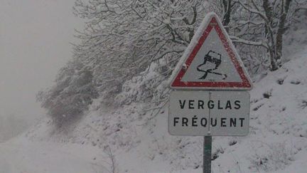 &nbsp; (Vigilance orange à la neige et au verglas pour cinq départements jusqu'à jeudi © MaxPPP)