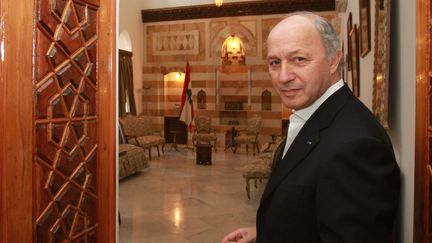 Le ministre des Affaires &eacute;trang&egrave;res, le 4 f&eacute;vrier 2012, en visite &agrave; Beyrouth (Liban). (ANWAR AMRO / AFP)