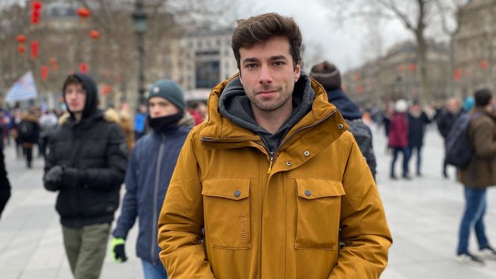 Willy, ingénieur, veut "faire douter le gouvernement" avec la mobilisation du 19 janvier 2023, à Paris. (THIBAUD LE MENEEC / FRANCEINFO)