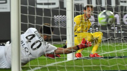 Neymar (PSG) a inscrit un doublé à Rennes (1-4).