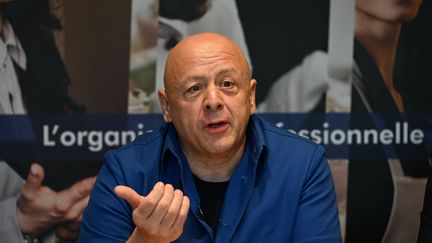 Le chef étoilé et président du syndicat Umih, Thierry Marx, tient une conférence de presse à Paris, le 28 octobre 2022. (EMMANUEL DUNAND / AFP)