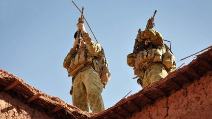 Des soldats australiens lors d'une opération dans le sud de l'Afghanistan, le 21 octobre 2009.&nbsp; (STU DOOD / AUSTRALIAN DEPARTMENT OF DEFENCE / AFP)