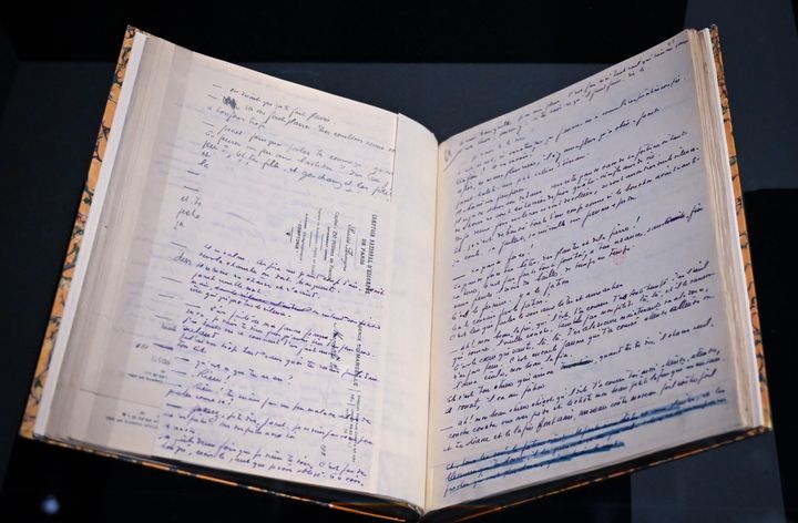 Manuscrit de "Colline", de Jean Giono, exposé au MuCem à Marseille (GERARD JULIEN / AFP)