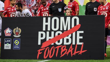 Football : le collectif Rouge Direct réclame des 