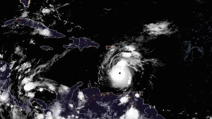 Une image satellite de l'Agence américaine d'observation océanique et atmosphérique (NOAA), montre l'ouragan Béryl progressant à travers les Caraïbes, le 1er juillet 2024. (AP / SIPA)