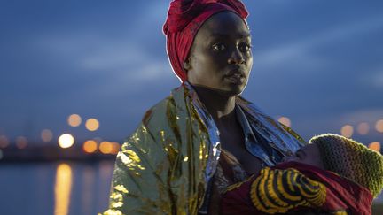 Aissa Maïga incarne Eboni, une réfugiée nigérienne dans Escale Fatale, une fiction irlandaise. (BERNARD WALSH / Arte)