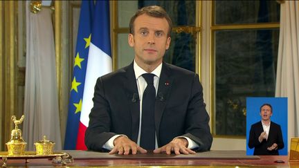 Emmanuel Macron pendant son allocuation télévisée, le 10 décembre 2018. (FRANCEINFO / RADIOFRANCE)