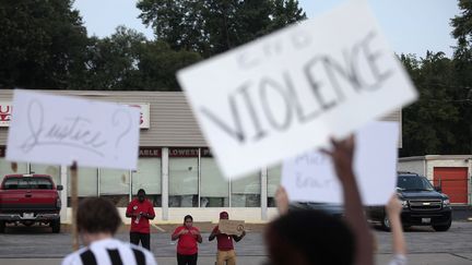 &nbsp; (A Ferguson, des manifestations et des émeutes ont lieu depuis la mort de Michael Brown il y a dix jours © REUTERS / Joshua Lott)