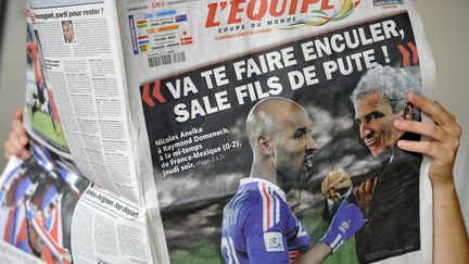 La une de "L'Equipe", le 19 juin 2010, au lendemain du match France-Mexique au Mondial en Afrique du Sud. (JOHANNA LEGUERRE / AFP)