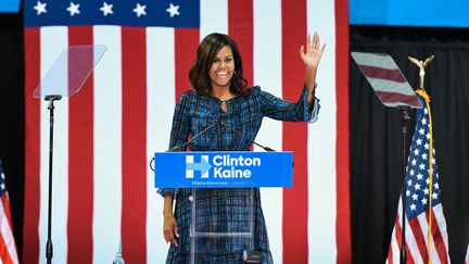 Michelle Obama, le 28 septembre 2016, lors d'un meeting à Philadelphie (Etats-Unis), pendant la campagne présidentielle de Hillary Clinton. (YICHUAN CAO / NURPHOTO)