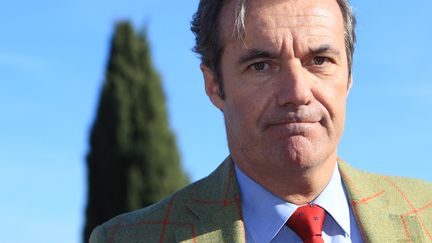 Le maire UMP de&nbsp;Roquebrune-sur-Argens, Luc Jousse, le 5 d&eacute;cembre 2013, dans sa commune du Var. (JEAN CHRISTOPHE MAGNENET / AFP)