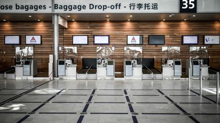 La zone de bagages du terminal 3 de l'aéroport d'Orly, le 24 juin 2020. (STEPHANE DE SAKUTIN / AFP)