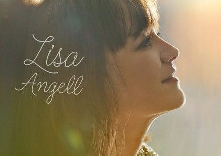 L'album éponyme de Lisa Angell sorti en mai 
