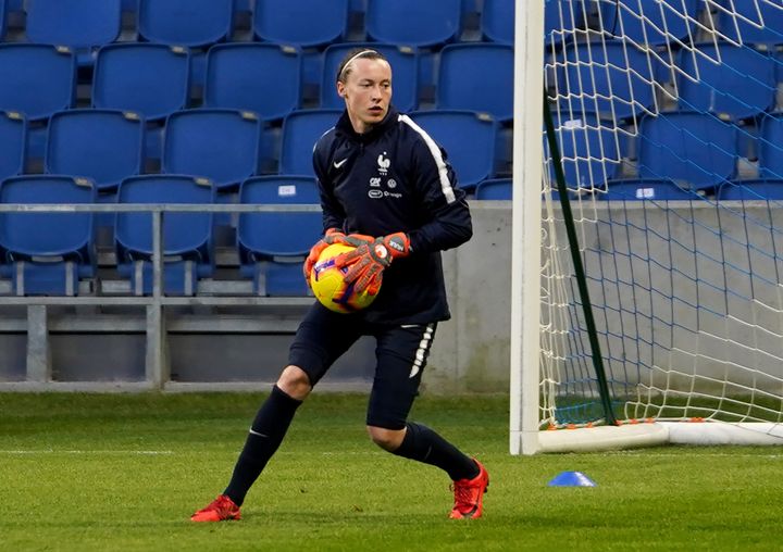 Pauline Peyraud-Magnin, gardienne de l'équipe de France de football, à l'entraînement au match Océane, au Havre (Seine-Maritime), le 18 janvier 2019. (ACTION FOTO SPORT / NURPHOTO)