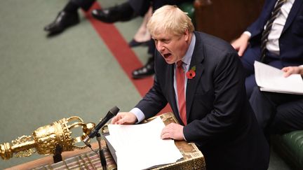 Le Premier ministre britannique Boris Johnson lors du débat sur la tenue d'élections anticipées, à la Chambre des communes, le 29 octobre 2019. (HANDOUT / REUTERS)