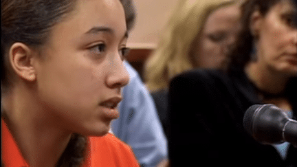 Capture d'écran du documentaire de la chaîne PBS, pendant le procès de Cyntoia Brown, dans le Tennessee (Etats-Unis), en 2006. (PBS / YOUTUBE)