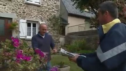 Initiative : en Corrèze, les facteurs livrent des repas (FRANCE 3)