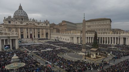 La place Saint-Pierre, au Vatican, le 8 décembre 2015.&nbsp; (ANTONIO MASIELLO / NURPHOTO / AFP)