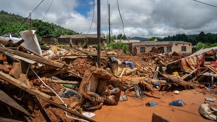 Les dégâts après le passage du cyclone Idai au Zimbabwe, le 19 mars 2019. (ZINYANGE AUNTONY / AFP)