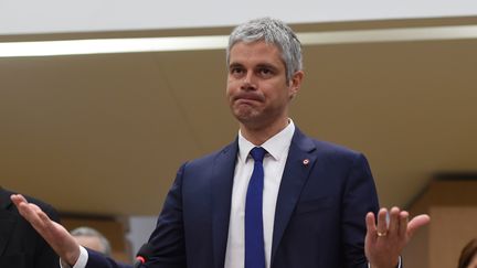 Laurent Wauquiez&nbsp;préside le conseil régional d'Auvergne-Rhône-Alpes, le 4 janvier 2016 à Lyon. (PHILIPPE DESMAZES / AFP)