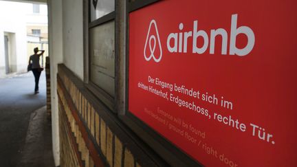 Les locaux d'Airbnb à Berlin (Allemagne), le 19 août 2015.&nbsp; (JENS KALAENE / AFP)