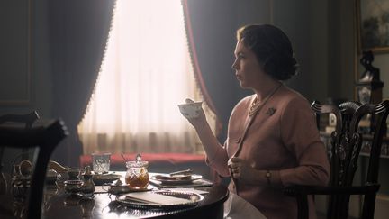 Olivia Colman en Elizabeth II dans la troisième sasion de la série "The Crown".&nbsp;&nbsp; (NETFLIX)