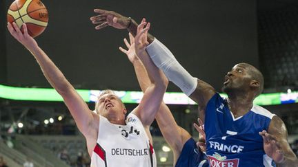 Johan Petro sous le maillot de l'équipe de France 