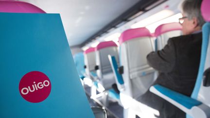 L'int&eacute;rieur d'une rame de Ouigo, le TGV low cost lanc&eacute; le 19 f&eacute;vrier 2013 par la SNCF. (MAXPPP)