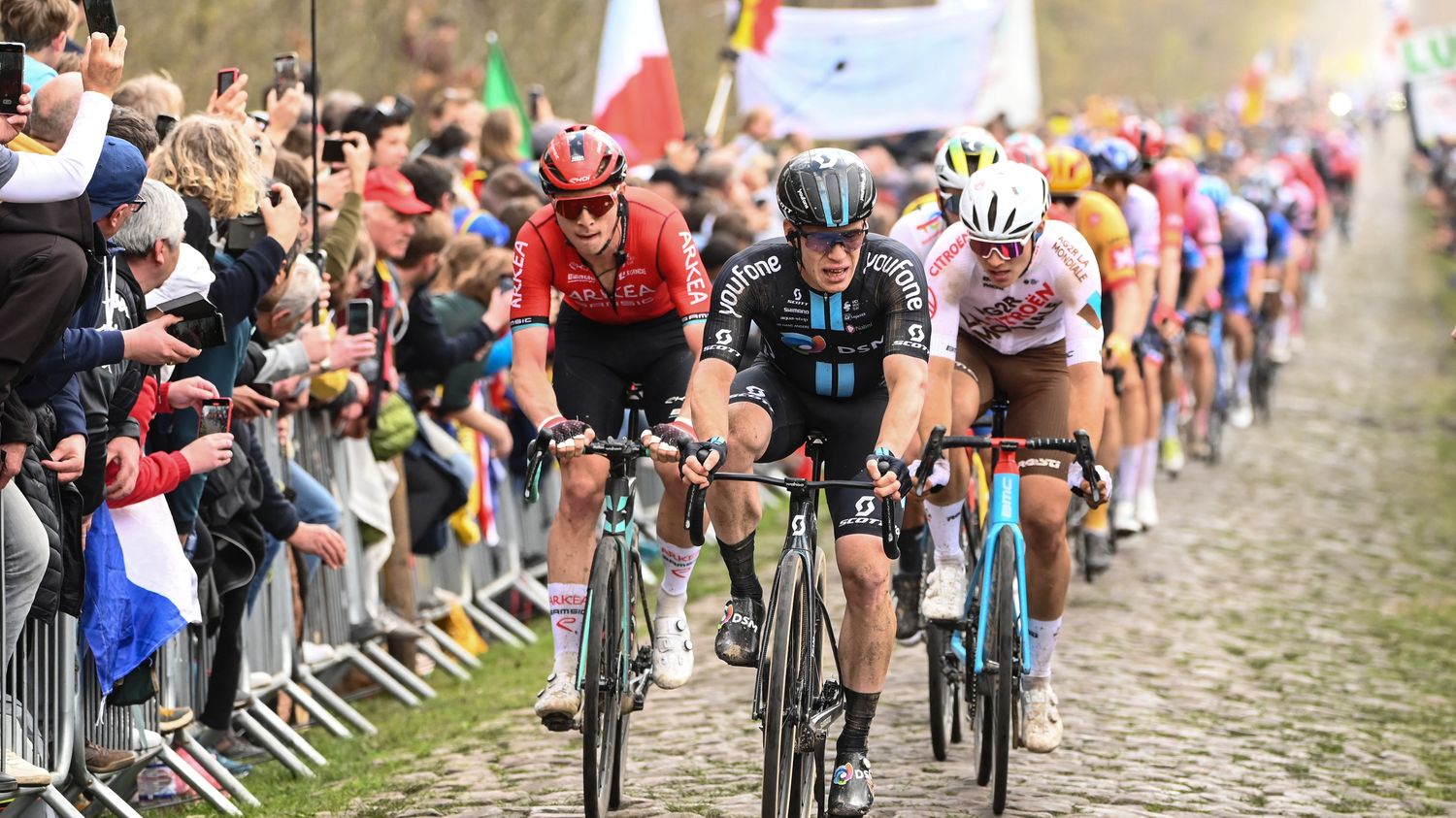 Paris-Roubaix : Les Organisateurs Envisagent De Placer Une Chicane à L ...