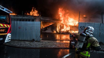 L'incendie s'est déclaré dans un entrepôt à Aubervilliers (Seine-Saint-Denis), le 26 mai 2019. (N. MICHAUD / BSPP)