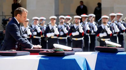 Hommage aux Invalides : allocution d'Emmanuel Macron