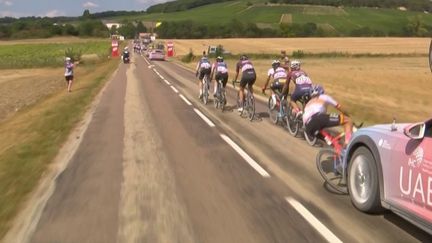 La championne d'Espagne, Mavi Garcia, a vécu une journée cauchemardesque lors de la quatrième étape du Tour de France, le 27 juillet 2022. (CAPTURE D'ÉCRAN FRANCE 3)