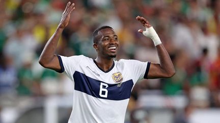 William Pacho lors de la sélection avec l'Equateur lors de la Copa America, à Glendale (Arizona), le 1er juillet 2024. (CHRIS CODUTO / AFP)