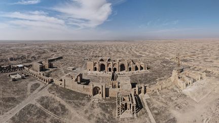 Vue aérienne de la cité antique d'Hatra en Irak, le 22 février 2022. (ZAID AL-OBEIDI / AFP)