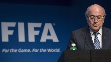 Le pr&eacute;sident de la Fifa, Sepp Blatter, annonce sa d&eacute;mission, le 2 juin 2015 &agrave; Z&uuml;rich (Suisse). (VALERIANO DI DOMENICO / AFP)