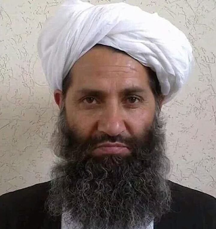 Une photographie non datée du chef des talibans, Haibatullah Akhundzada, publiée par le mouvement le 25 mai 2016. (STR / AFGHAN TALIBAN / AFP)